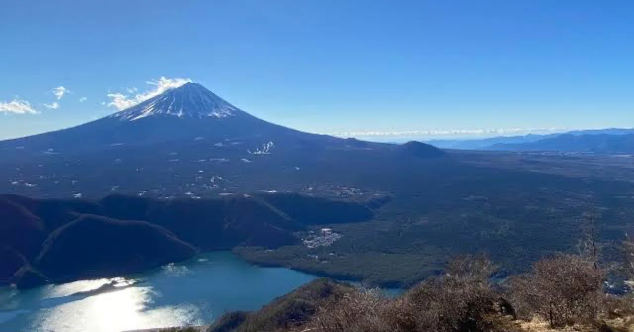 高い山の裾野は広い。|かりそめ