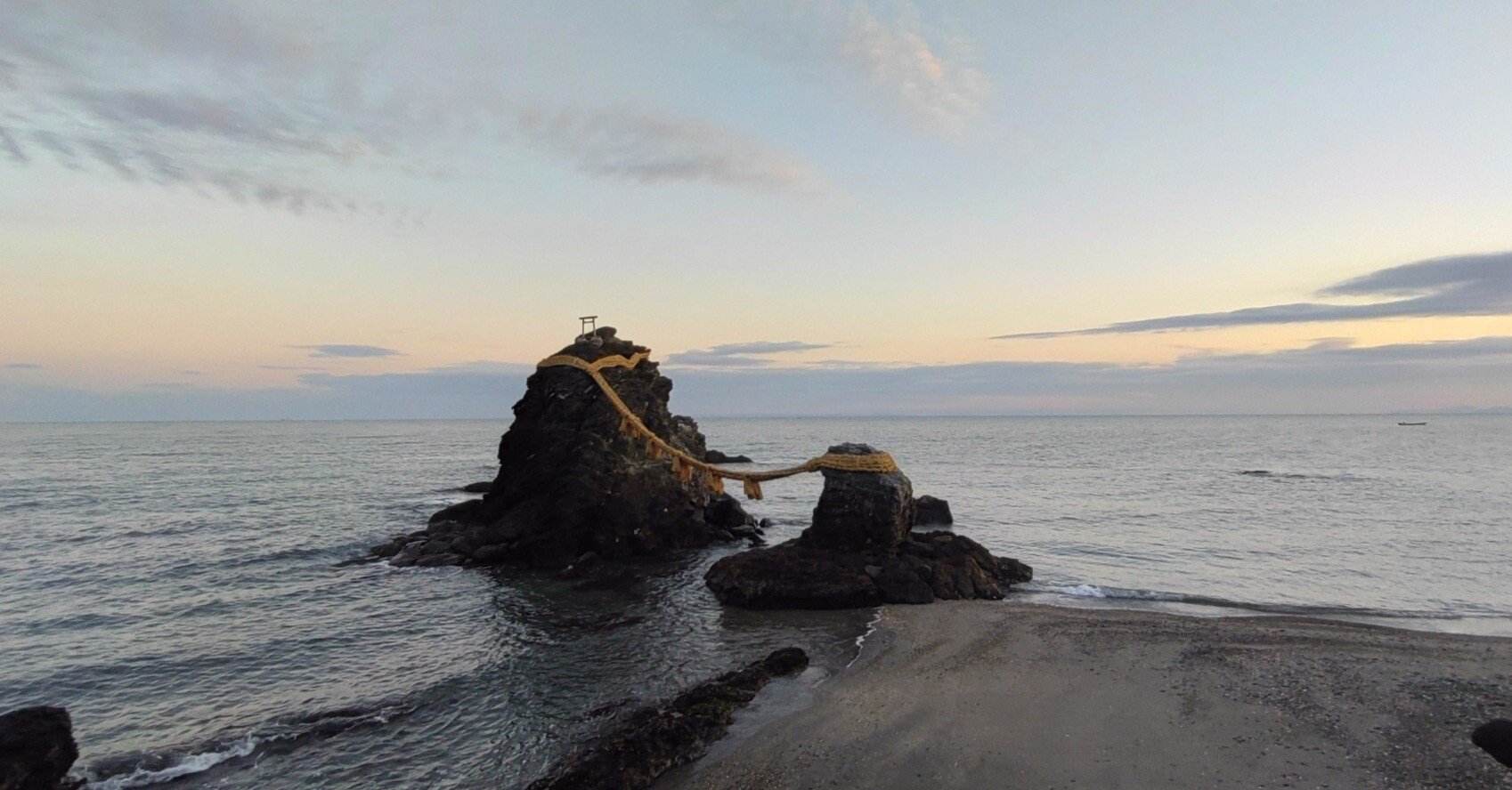 旅行記】2022年大晦日の二見浦・夫婦岩で日の出を望む｜TRIP_YUKO