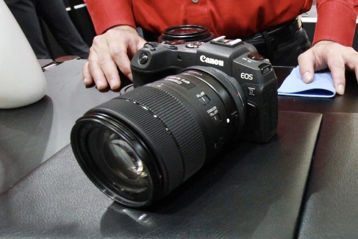 キヤノンからEOS R8・R50、発表！｜会場カメラマン・ナベゾー