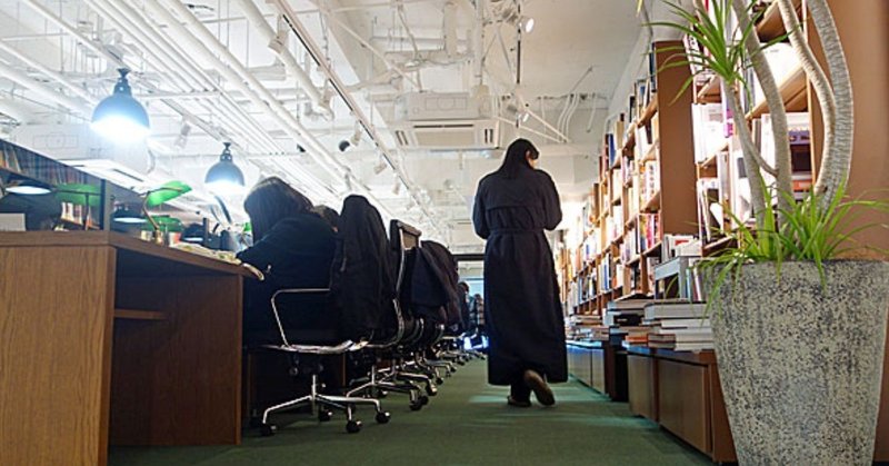 【日刊ZOE NEWS】本の販売は苦戦しているのに、入場料1500円の書店が好調なワケ/奥谷氏が語る、今「リアル店舗」に求められる役割