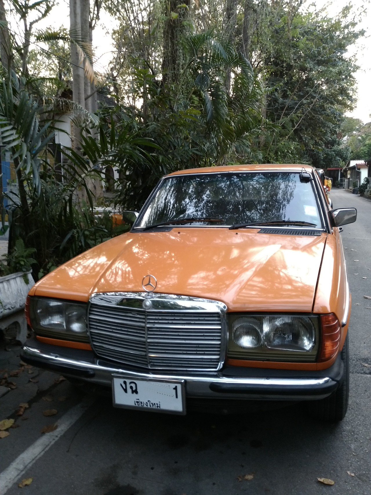 45 四角い顔の車たち Yun Yoko Note