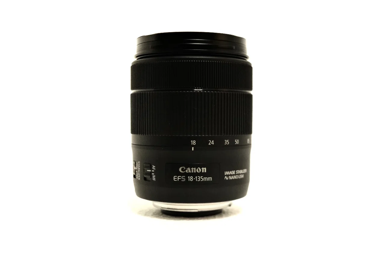 Canon EF-S 18-135mm USM☆手ぶれ補正付新型レンズ☆4074 Amazon.co. Canon EF-S 18-135mm USM☆手ぶれ補正付新型レンズ☆4074 Amazon.co.