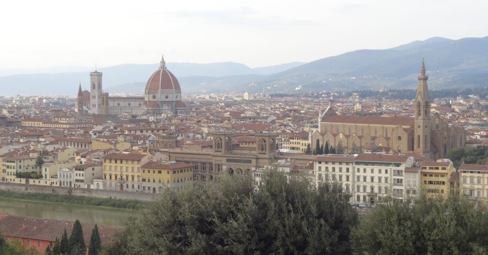古代ローマのフローレンス風景画 ○ 現在のイタリアの花の都