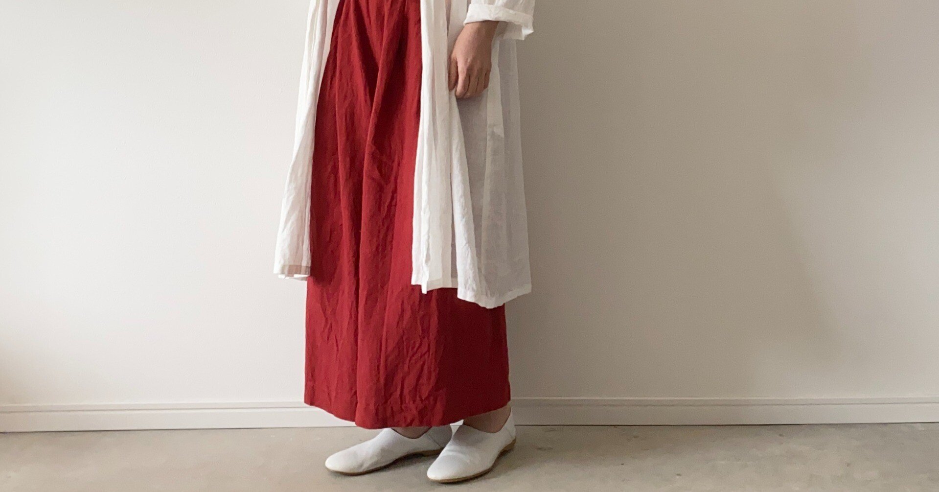 リップル洋品店　(現ezu) ワイドパンツ　麻　リネン　赤 やわらかな赤を纏って。大人のリネンワイドパンツ｜iichi