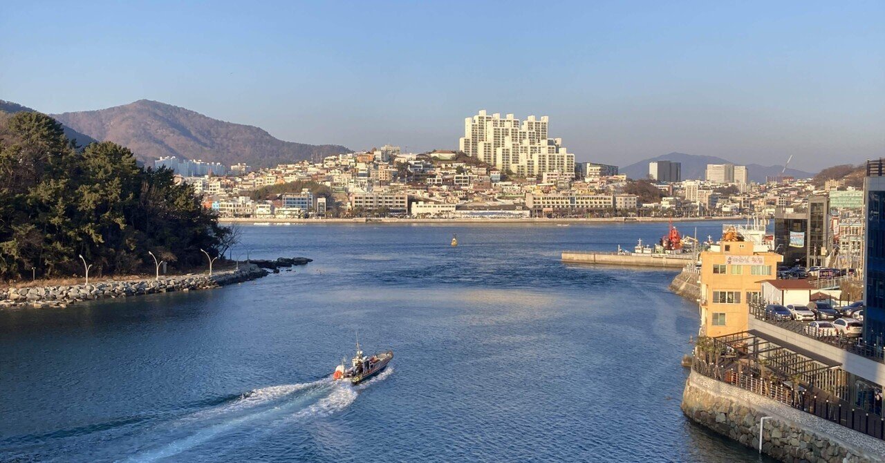 たかさん✨️8.8出国❤韓国推しの旅　専用 期限6月16日までに ⠀ @urarachan_918 と韓国でもプール入ってる😌🏊‍♀️♡ 夏始まります