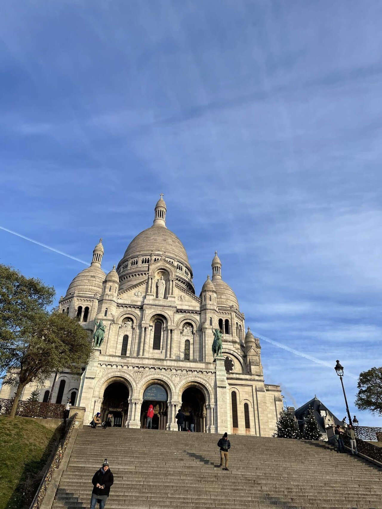 サクレ・クール寺院( Basilique du Sacré-Cœur de Montmartre サクレ・クール寺院( Basilique du Sacré-Cœur de Montmartre