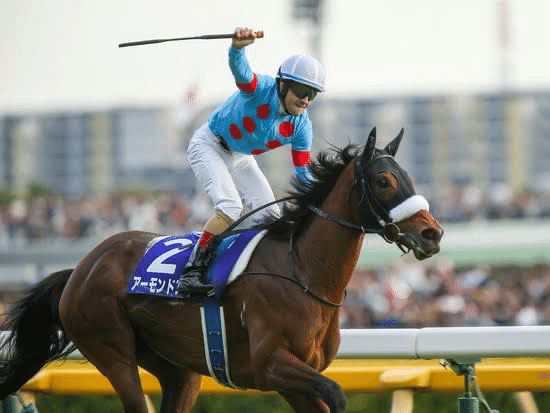 最強牝馬 アーモンドアイ🐴｜アーモンド1864