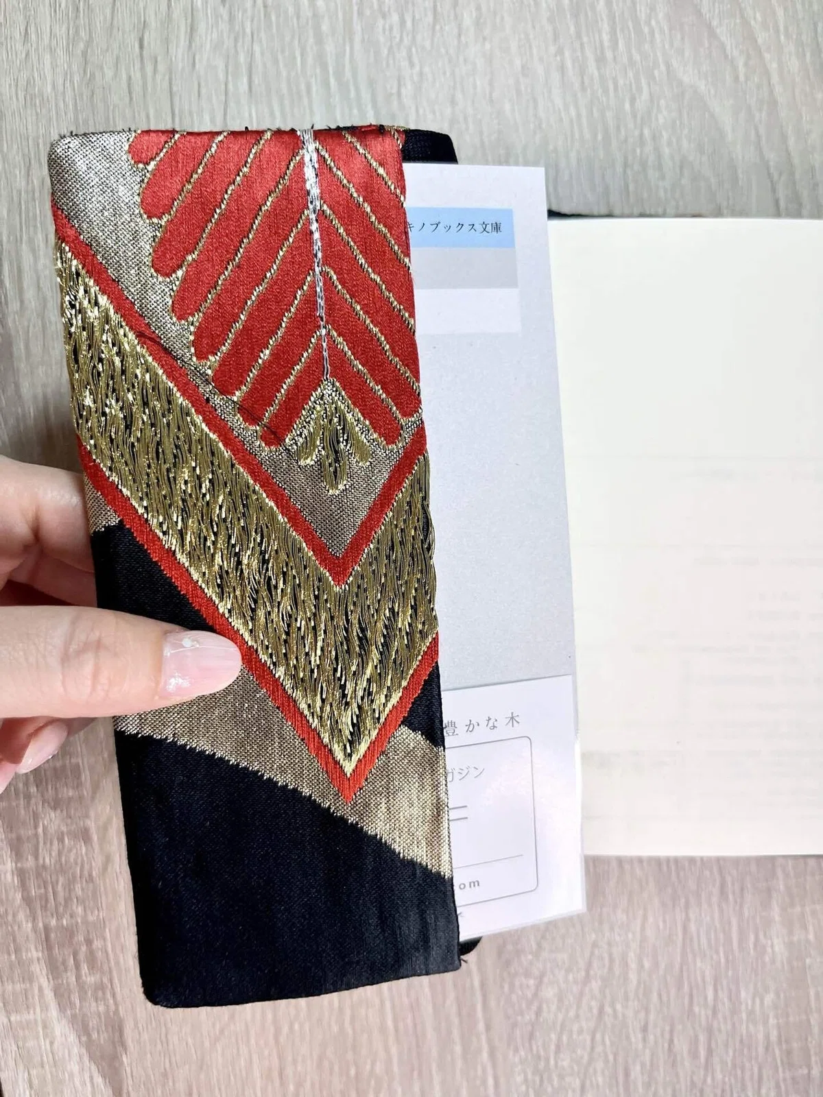 Book cover made from a kimono obi｜yui_nomy