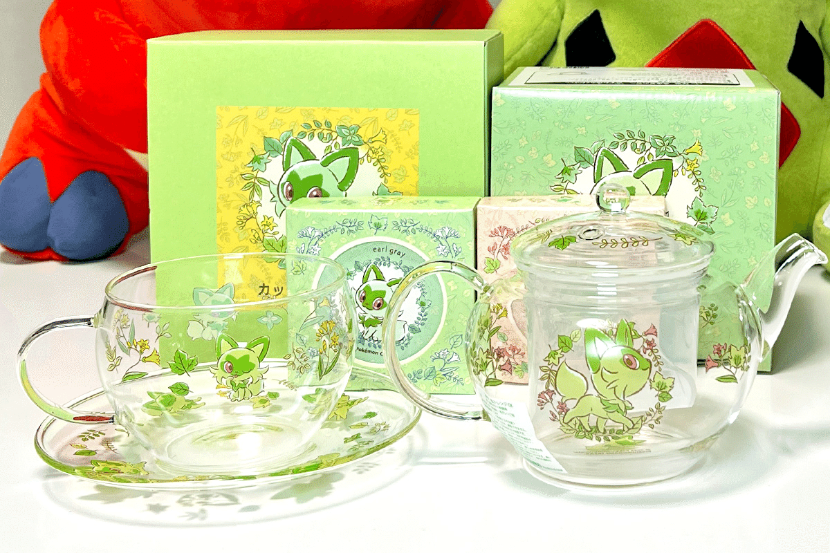 猫の日にあわせてポケモンセンターで発売されたニャオハのガラスポット