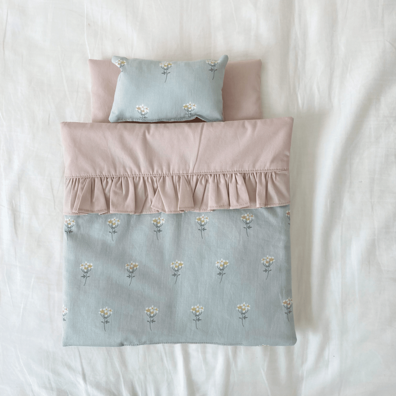 無料記事】型紙Sサイズ＊ドール用お布団セットの作り方