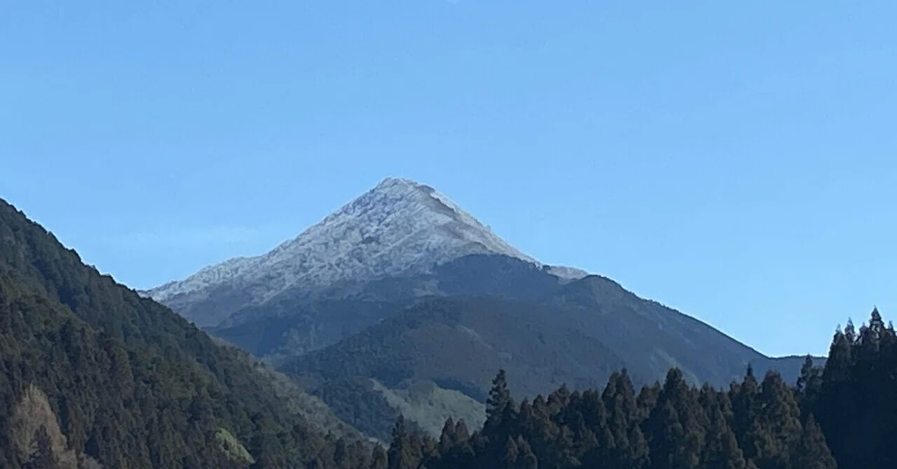 青と白 快晴の高見山｜mountain go