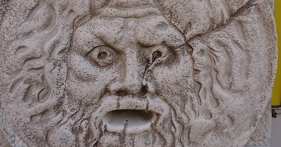 真実の口 2023-02-23: 真実の口｜塀