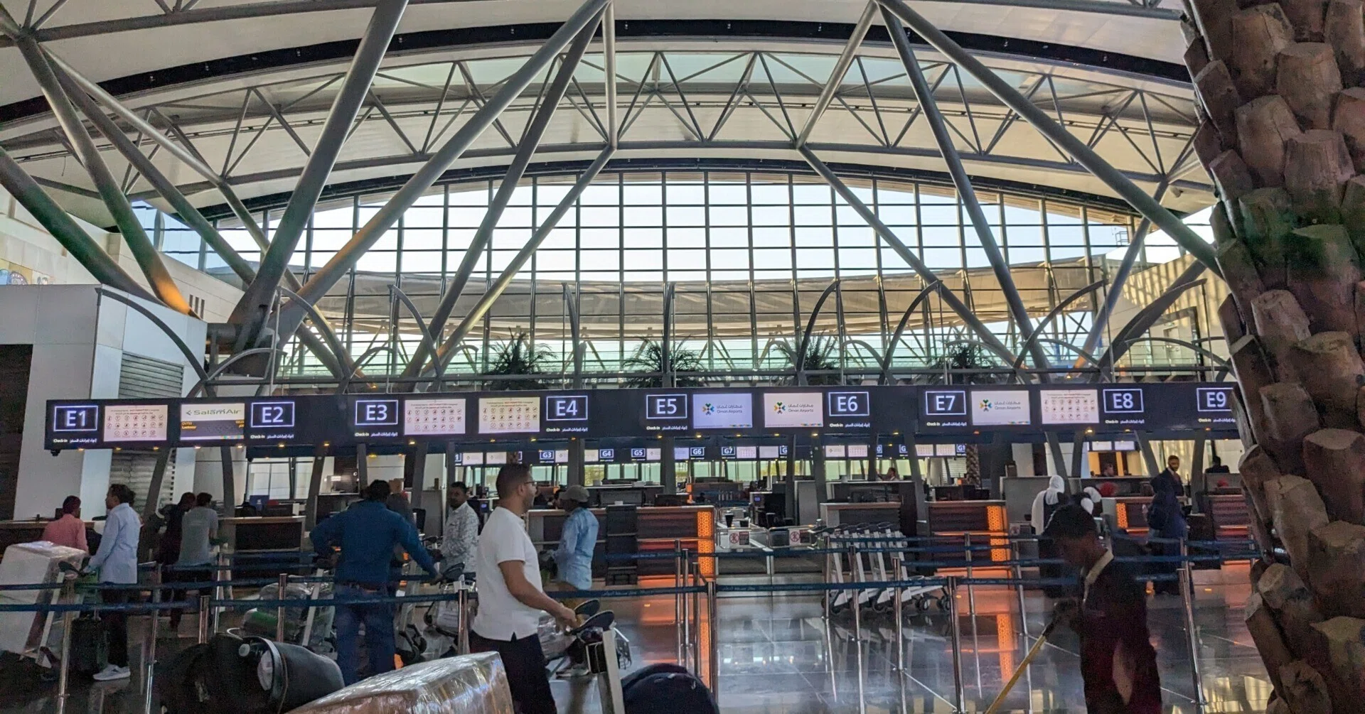 オマーン 国際 空港