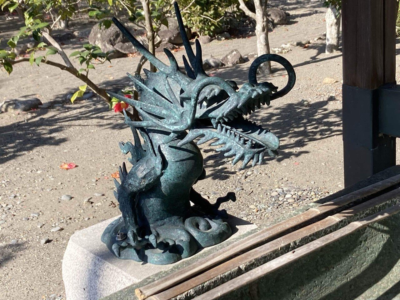 ダルマさんの目玉｜mikuji58