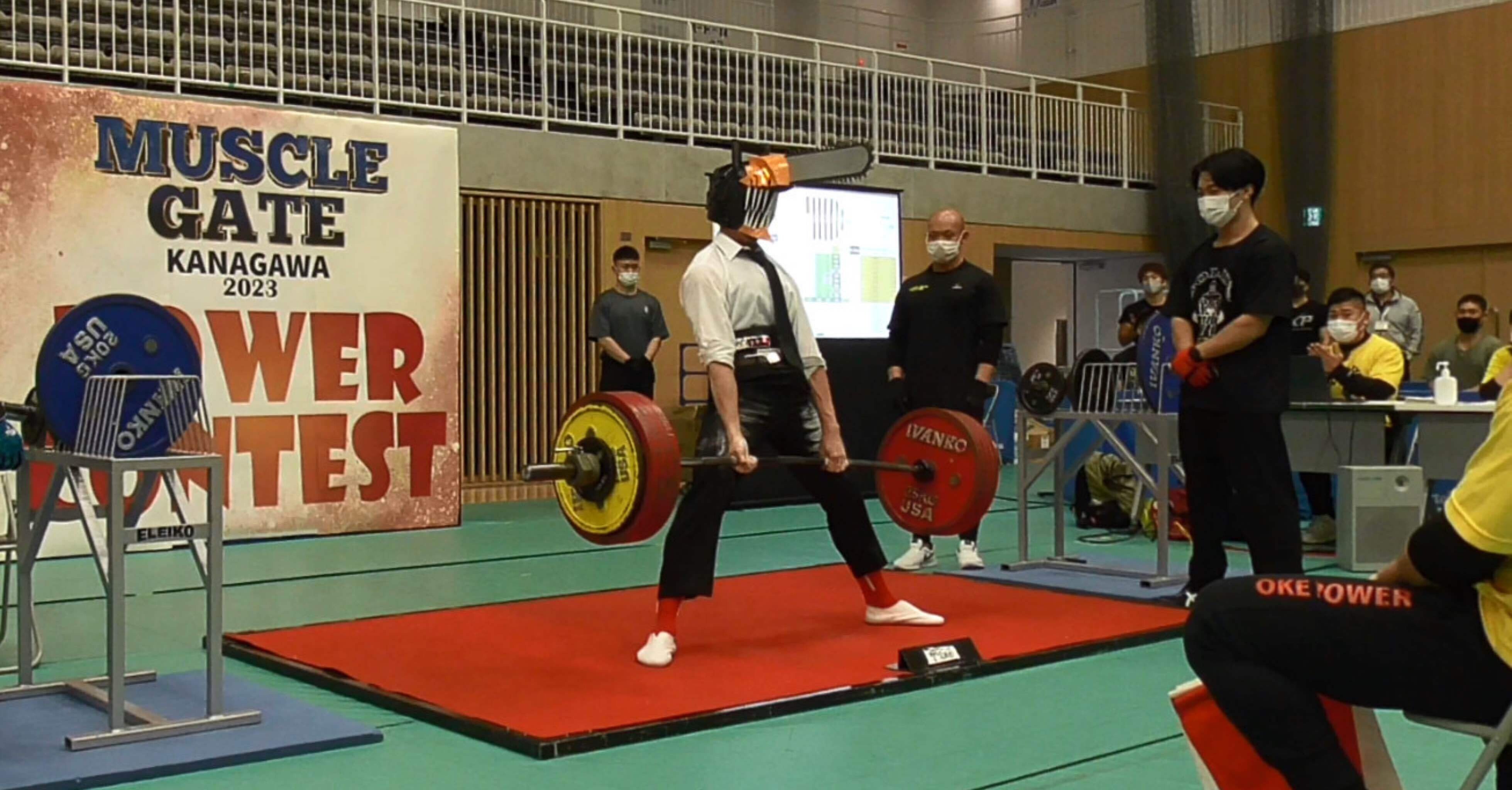 体重71.4kgでスクワット230kg、ベンチプレス145kg、デッドリフト