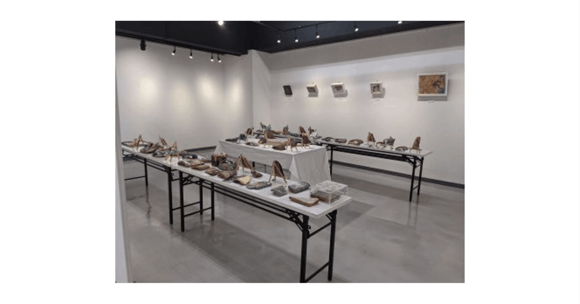 由里本出、【層雲凍瀑】、希少な額装用画集画、新品高級額 額装付 諏訪敦、【深海】、希少な額装用画集より、新品額装付、状態良好