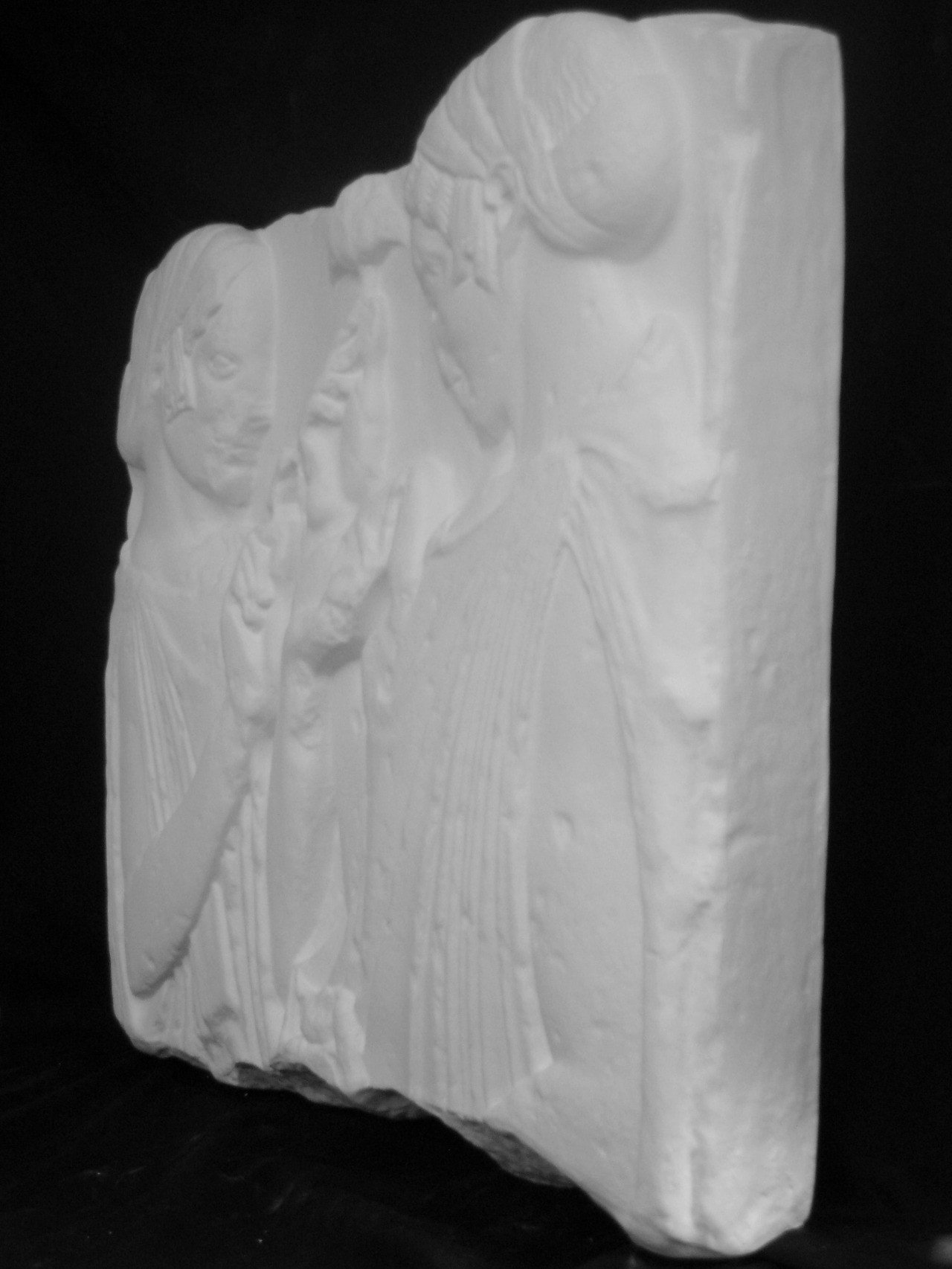 L-606 花を捧げる少女レリーフ｜石膏像ドットコム（脇本）