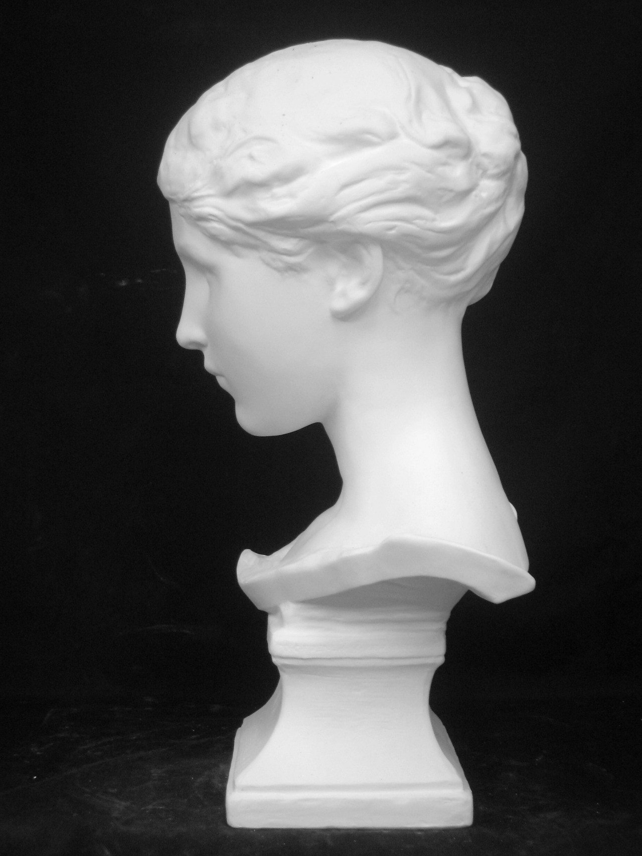 フレンチ胸像石膏像　高さ約49cm K-181 フレンチ胸像｜石膏像ドットコム（脇本）