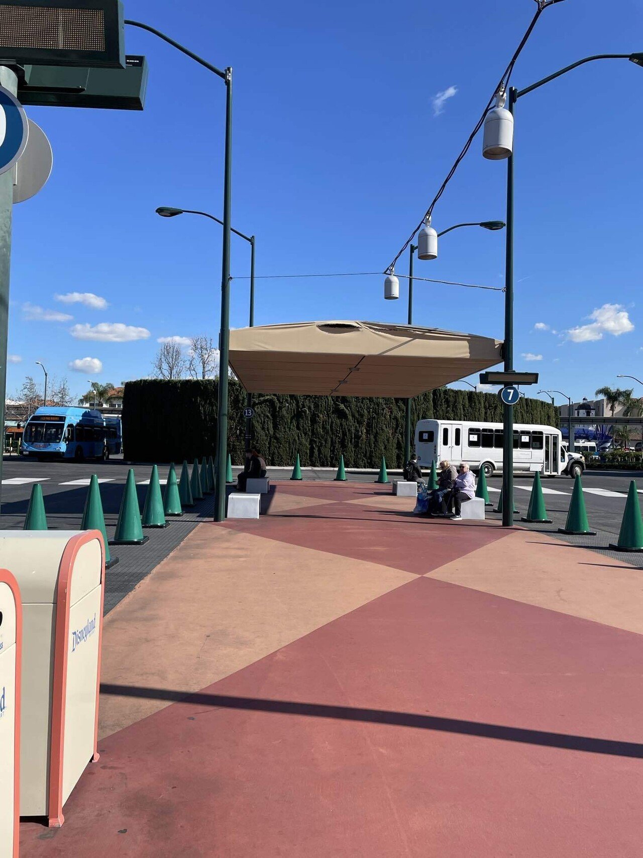2723.昔の海外ディズニーランドアナハイムキャストピンクリスマスストッキング Breaking News & Commentary/2024 Disney Christmas Details
