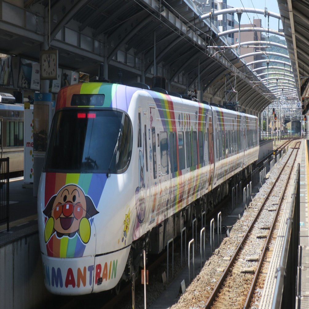 すごいぞ！はっせん！□17ーJR四国8000系 ｜tamanabiclub-note(探交