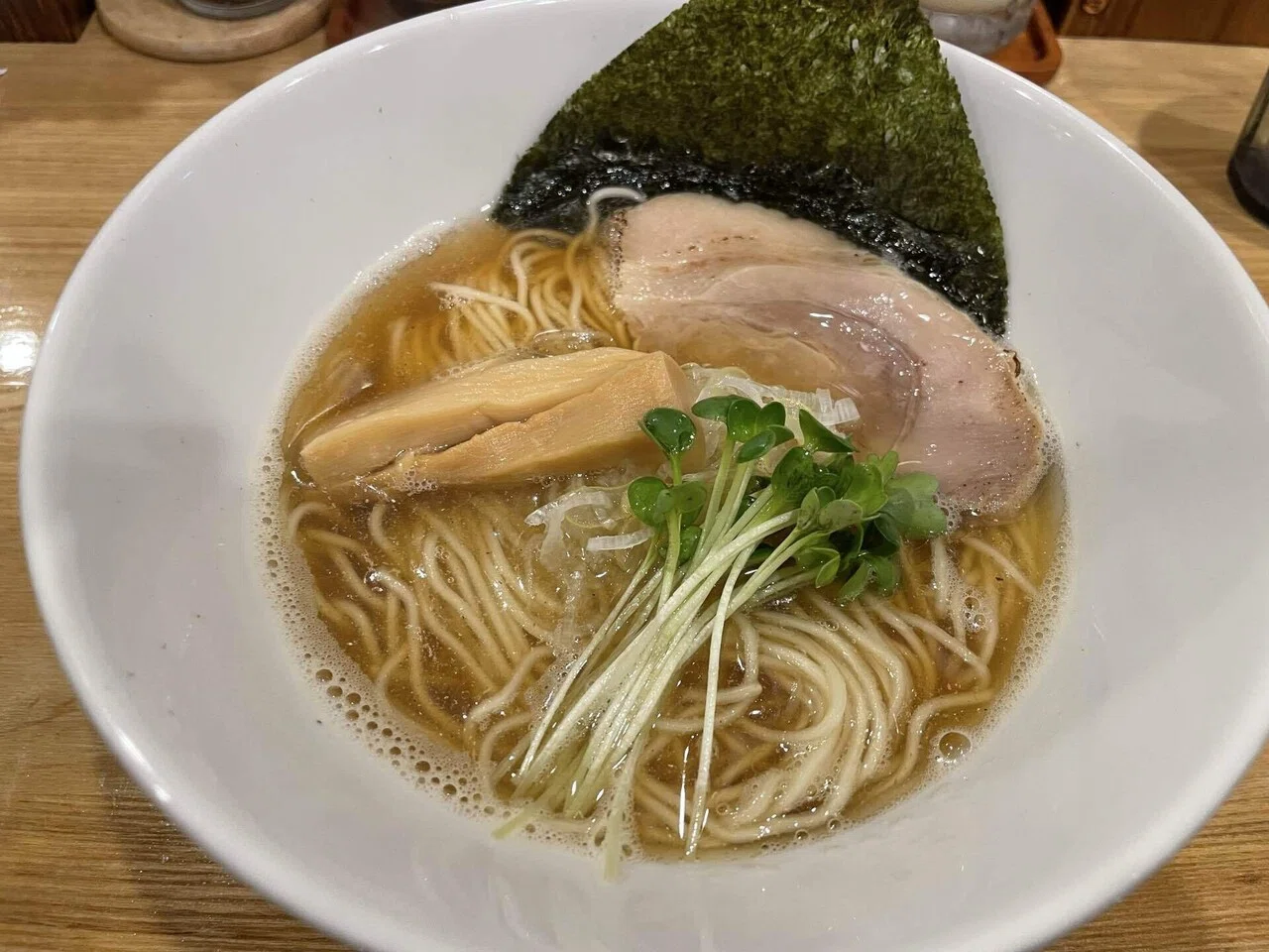 ポンコツらーめん様 見下ろす