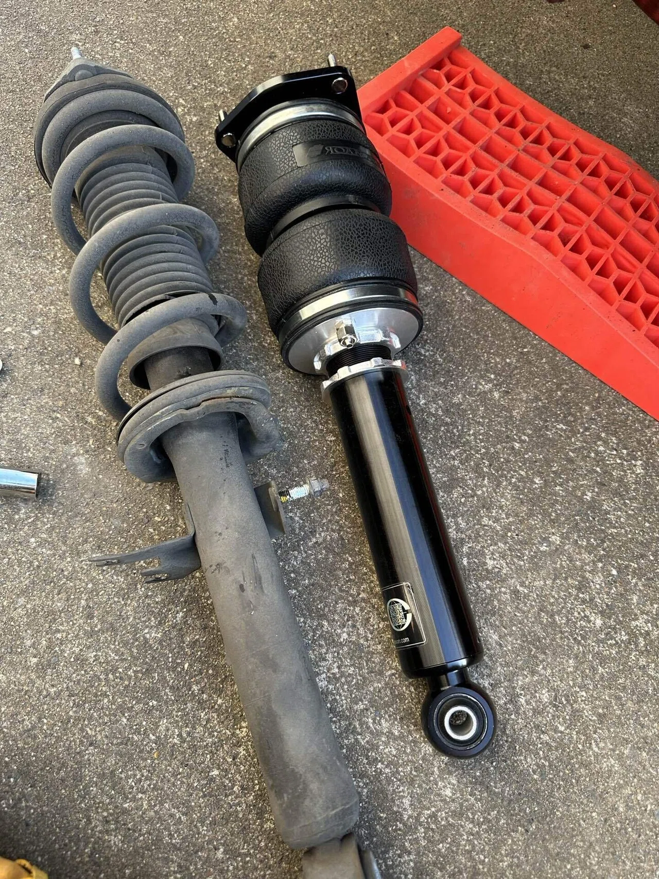Z34にエアサスをDIYで取り付け｜GO