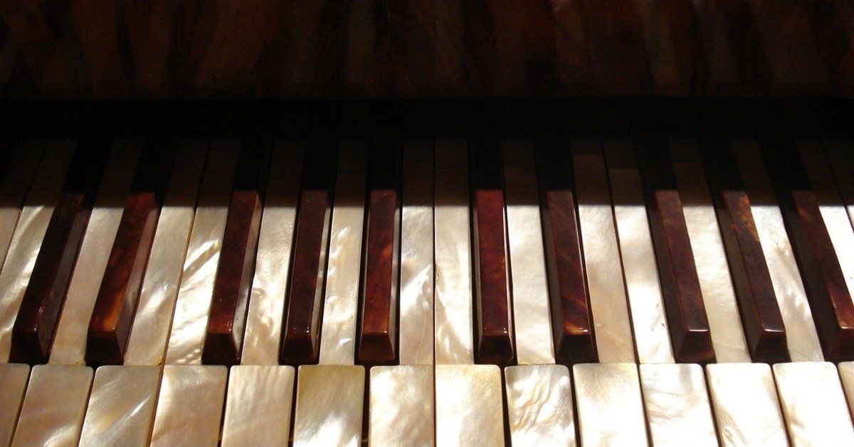 坂本龍一の音楽を救いとして15年ぶりに活動再開したピアニスト