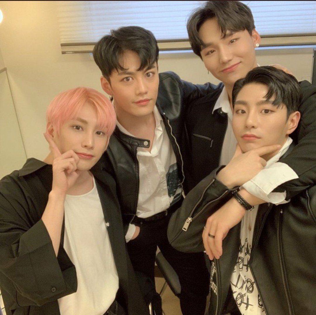 韓国ミュージカル　ALTAR BOYZ ソン・ドンウン　サイン　写真 韓国ミュージカル ALTAR BOYZ ソン・ドンウン サイン 写真