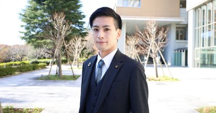 須崎貴寛さん（日野市議会議員/経営学科卒業生）インタビュー