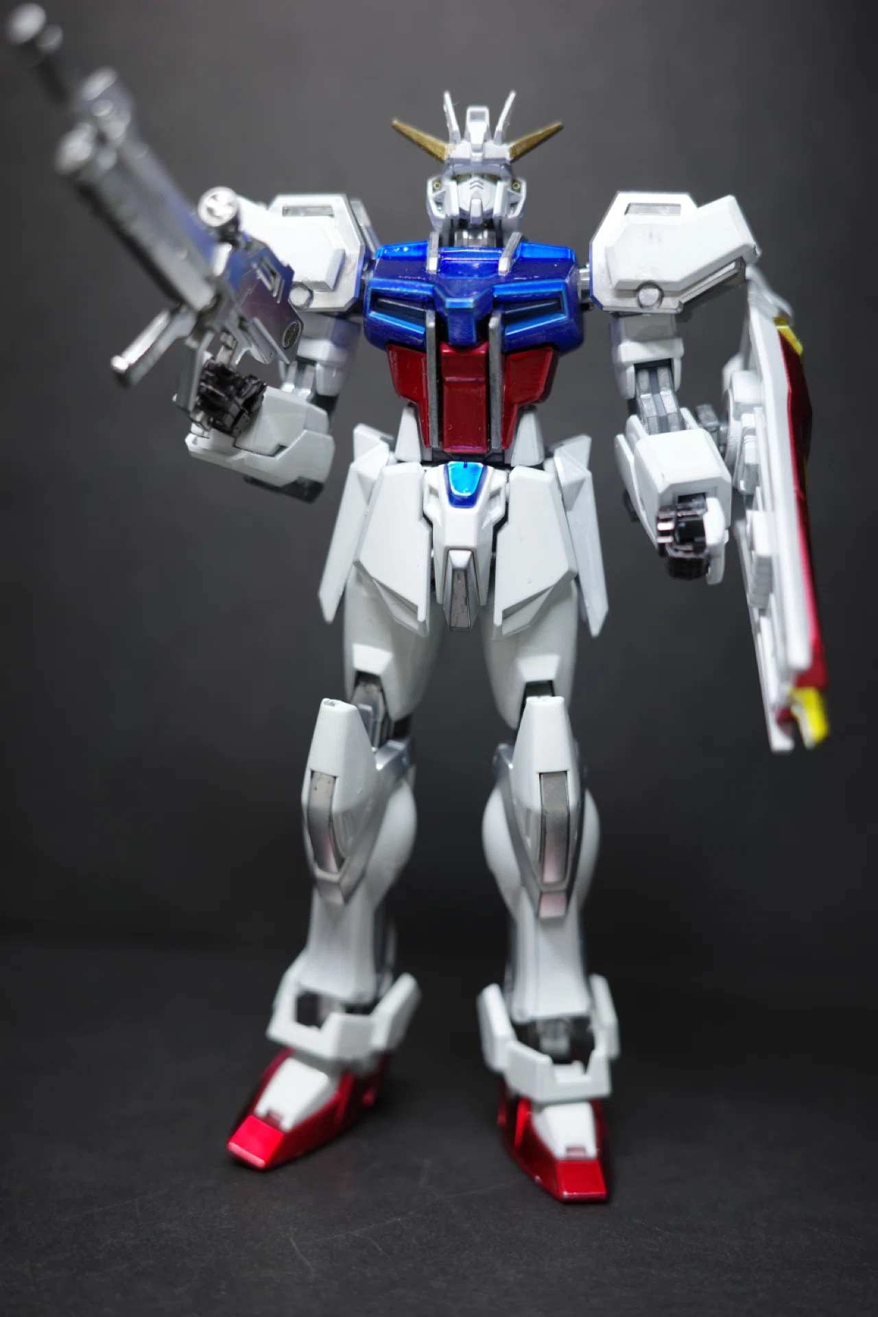 ガンプラ全塗装（チタニウムフィニッシュ風）完成品EGストライク