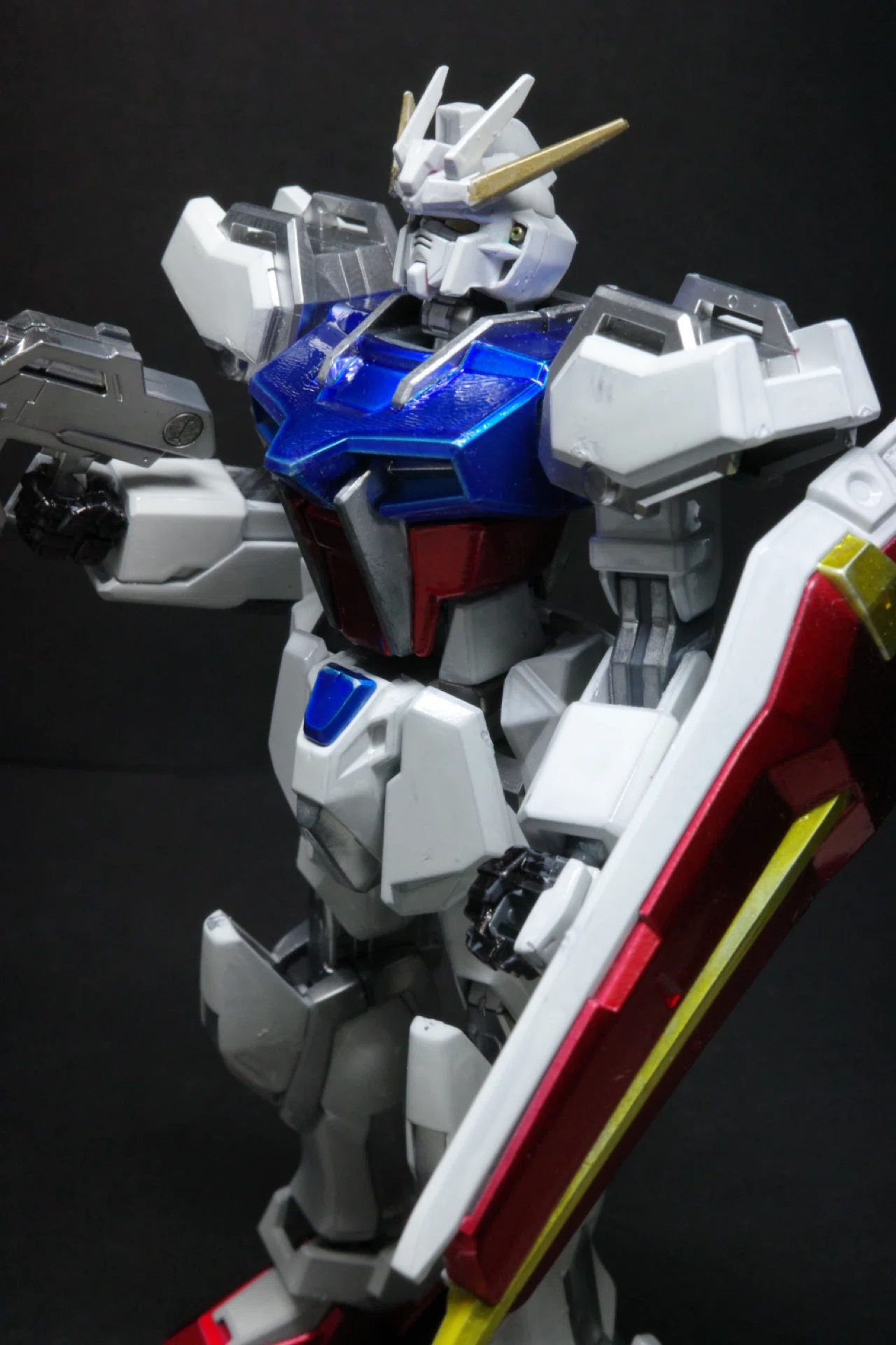ガンプラ全塗装（チタニウムフィニッシュ風）完成品EGストライク