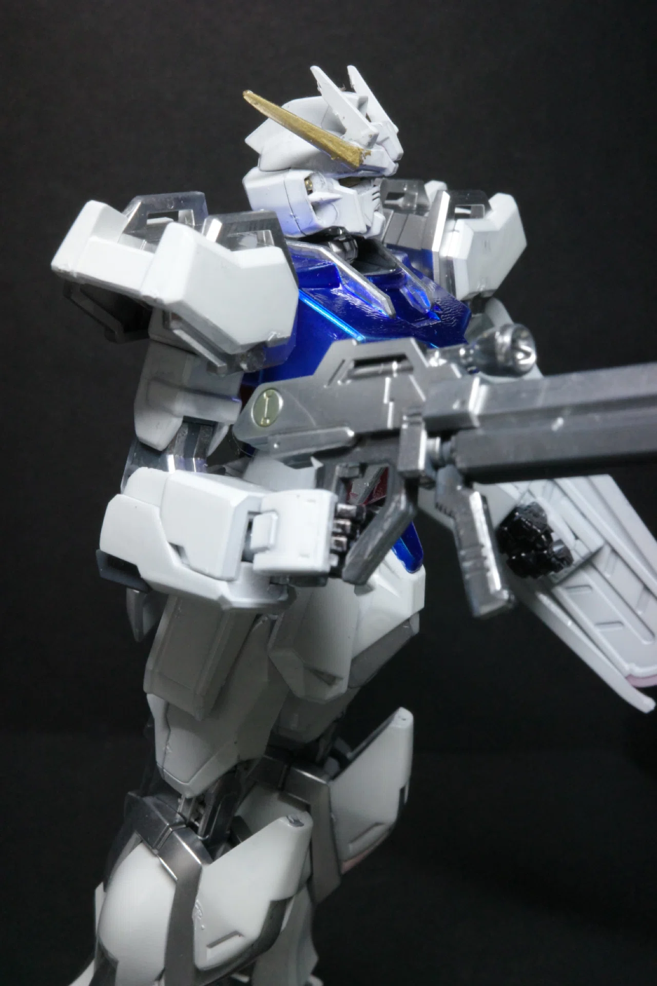ガンプラ全塗装（チタニウムフィニッシュ風）完成品EGストライク